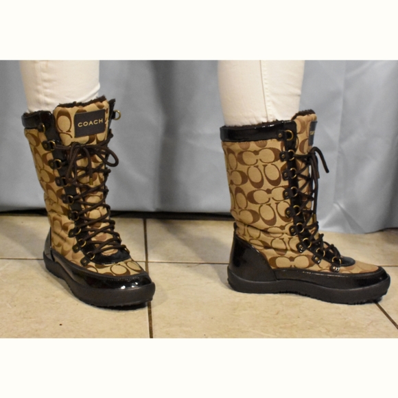 *SOLD* Coach Peggy Winter Boots - Picture 3 of 4